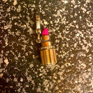 Beautiful lipstick 💄 juicy couture charm retired😍